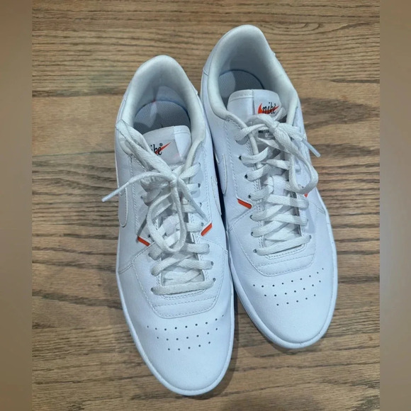 Nike Women's Court Blanc Sneakers- white w/orange. athletic casual - Size 9 wmns - Picture 2 of 8